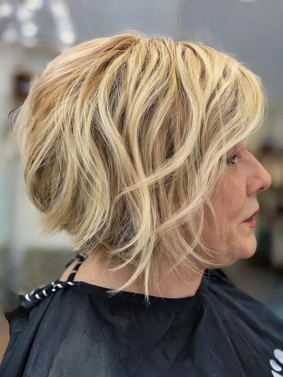 Gestapelter Blond-Bob