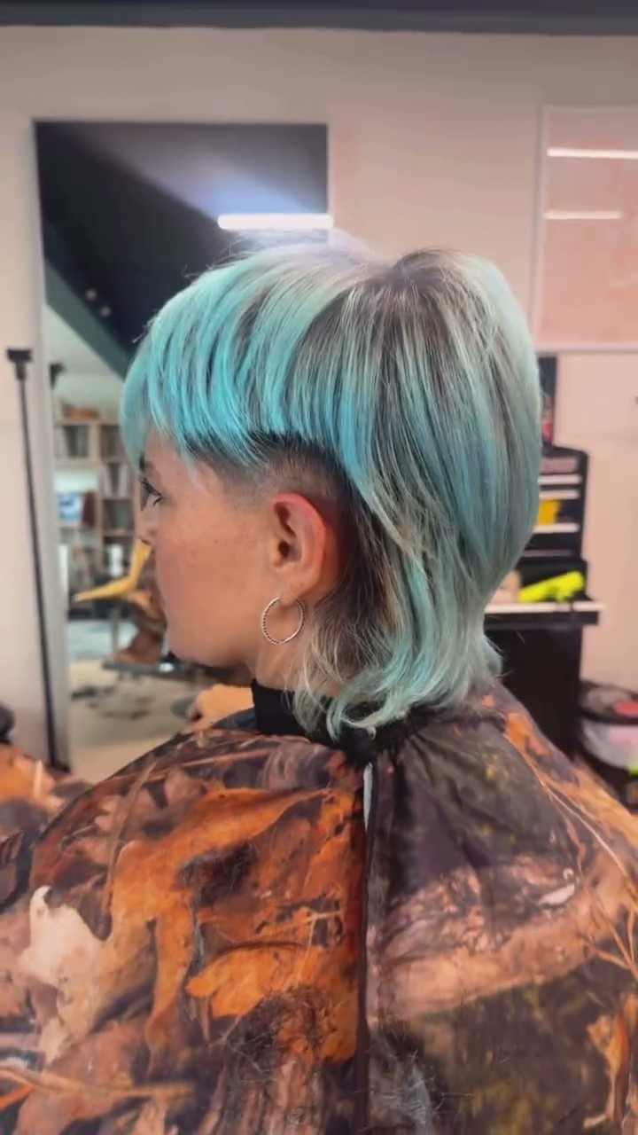 1. Neon-Farbexplosion 💚💖💙